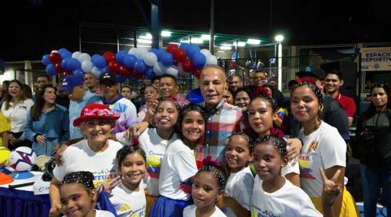 Gobernador Rosales inaugura el Centro Cultural y Deportivo “Simón&nbsp;Bolívar”