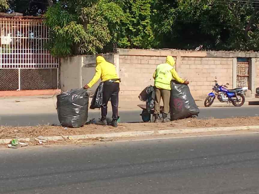 Cuadrillas del IMA desplegadas en corredores 16 Guajira y Curva-La Concepción para sanear 11 kilómetros de&nbsp;vía