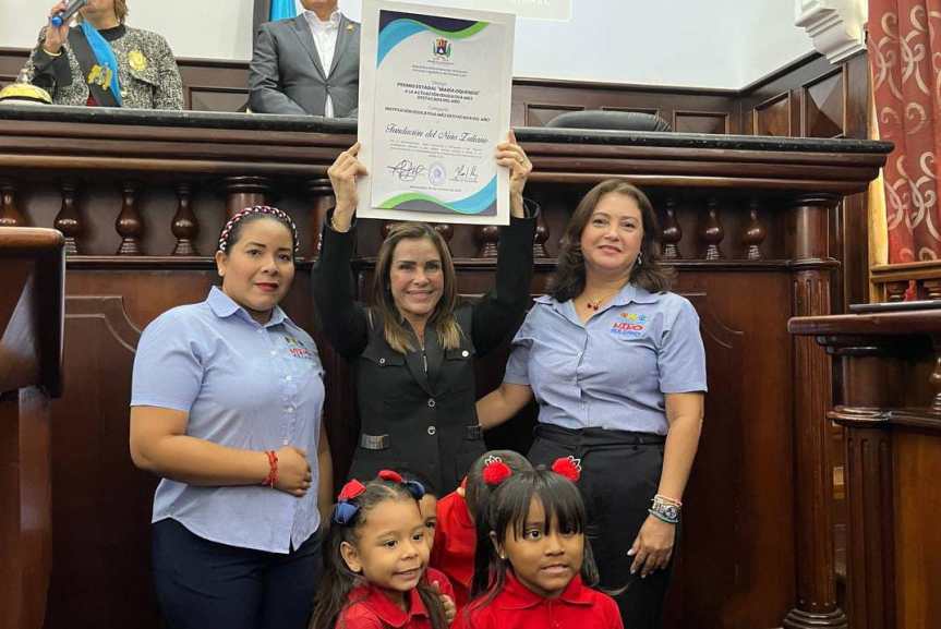 Parlamento zuliano entregó Premio «María Oquendo» a la actuación educativa más destacada del&nbsp;año