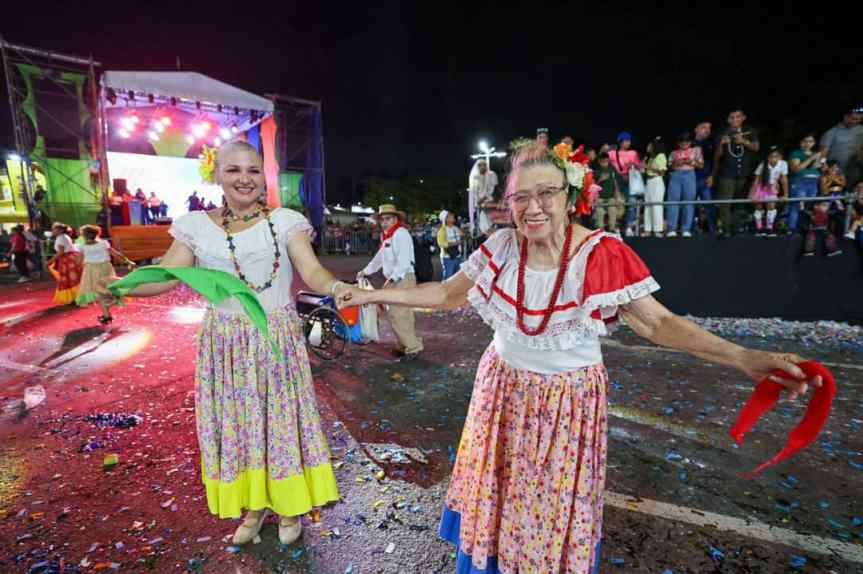 Más de 8 mil participantes llenaron de color y alegría el Gran Desfile Carnavales Viva Venezuela en&nbsp;Maracaibo
