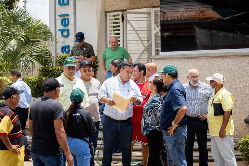 Asfalto y bocas de visita reacotadas: Alcaldía de Maracaibo rehabilita 1 kilómetro de la avenida 2 de Valle&nbsp;Frío