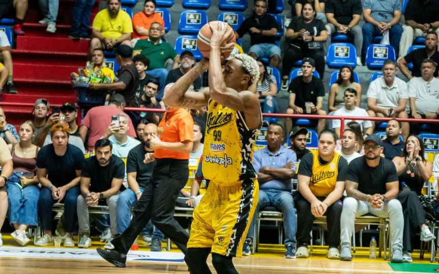 En otra dura batalla en Maracaibo, Gaiteros cede su primer tropiezo en el Súper&nbsp;4