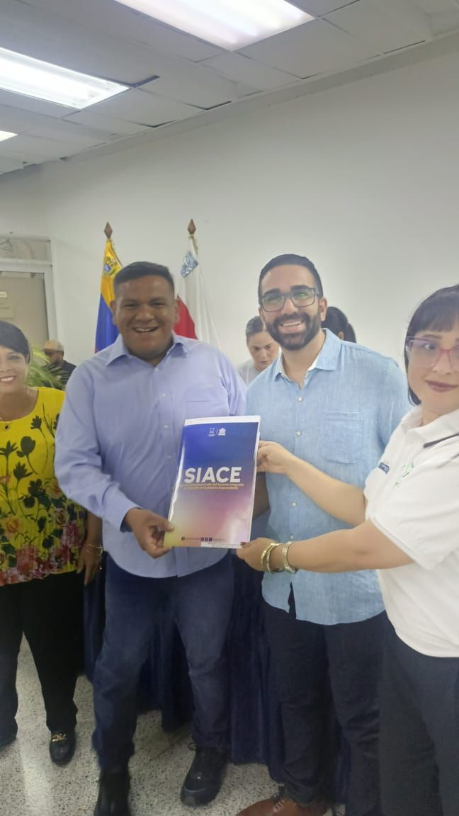 Apoyo total: Alcaldía de Maracaibo entregó licencias económicas a&nbsp;emprendedores