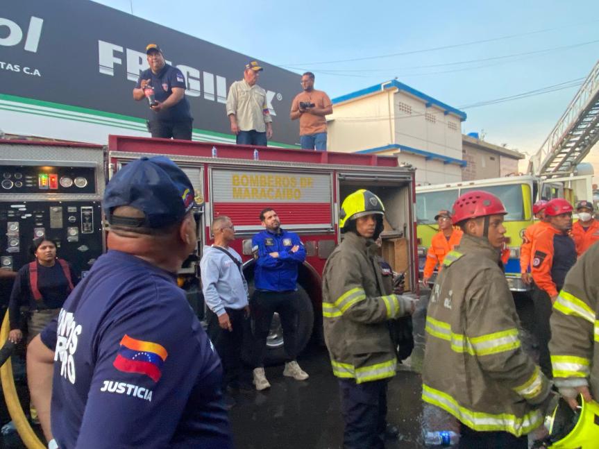 400 funcionarios actuaron para controlar incendio en Mercado Las&nbsp;Playitas