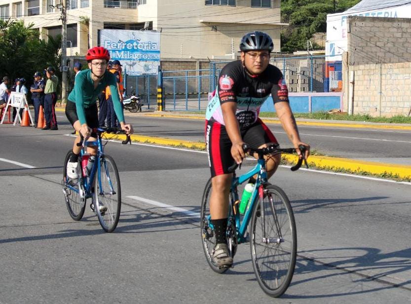 Más de mil ciclistas, patinadores y corredores disfrutaron de la ciclovía este domingo&nbsp;21-S