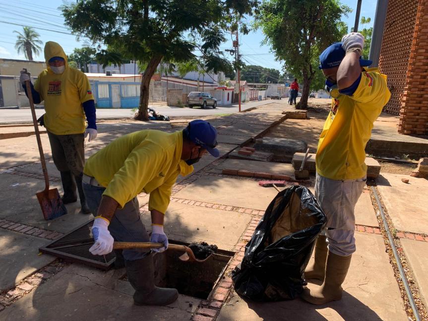 ¡Dos semanas de full limpieza! Alcaldía de Maracaibo ejecuta mantenimiento de drenajes en mercados&nbsp;municipales