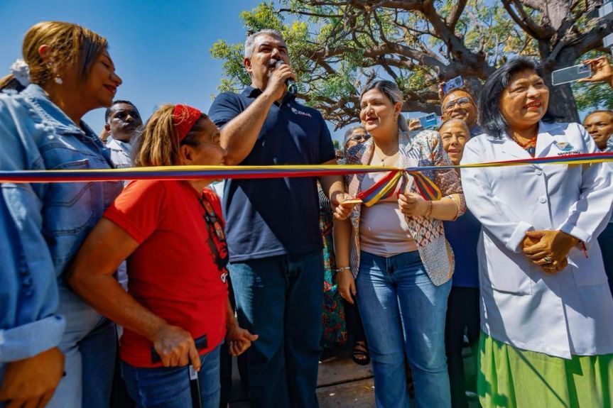 Gobernador Caldera entrega rehabilitada la Farmacia de Alto Costo para la atención digna de 9.155&nbsp;pacientes