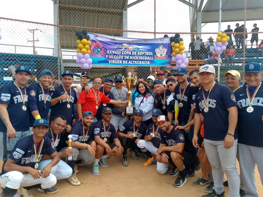 Equipos Jadat y Francis se alzaron con la victoria de la Gran Final de Kickingball y Softbol Copa&nbsp; Virgen de&nbsp;Altagracia