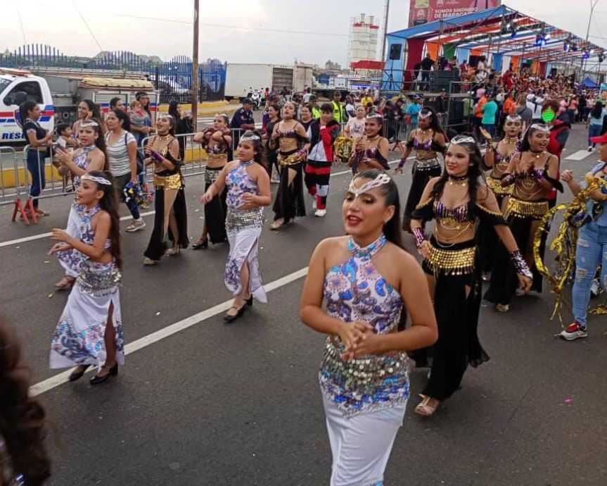Comerciantes del centro de Maracaibo se sumaron al desfile de&nbsp;Carnaval