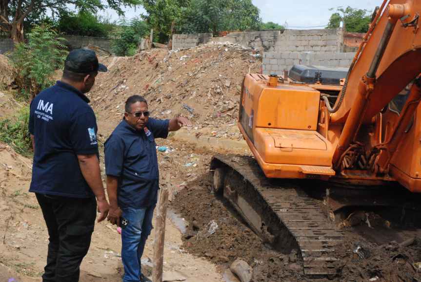 Alcaldía de Maracaibo avanza en los trabajos de limpieza de la cañada Manuelita&nbsp;Sáenz