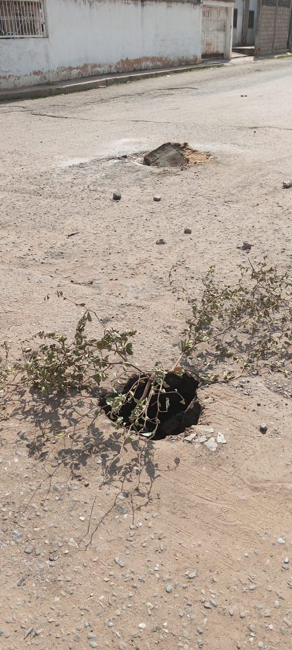 Hoyo en la vía pública amenaza con derrumbar una calle en «Francisco Eugenio&nbsp;Bustamante»