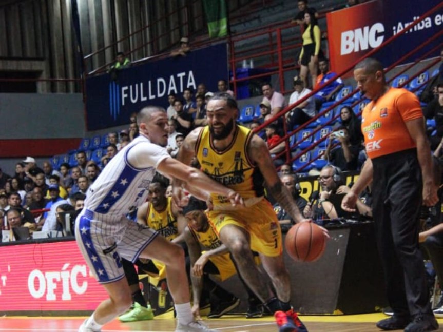 Gaiteros venció en su primer duelo en&nbsp;Caracas