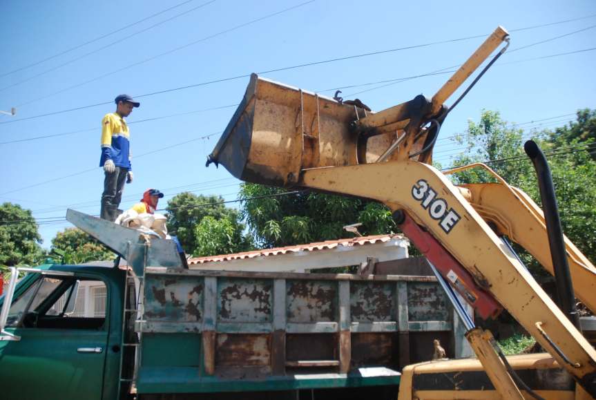IMA realiza limpieza de cañada «El Desespero» en parroquia Manuel&nbsp;Dagnino