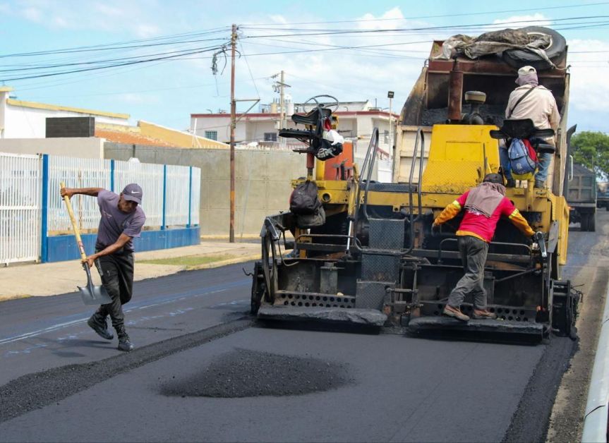 En San Jacinto se colocan más de 10 mil toneladas de&nbsp;asfalto